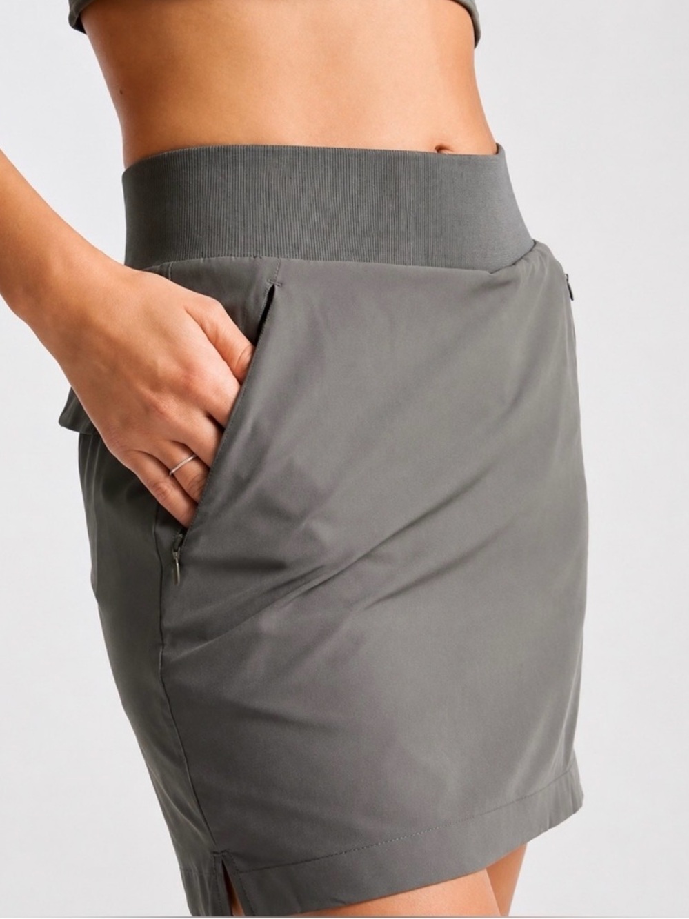Athleta SOHO Active Skort with Pockets Dark Grey